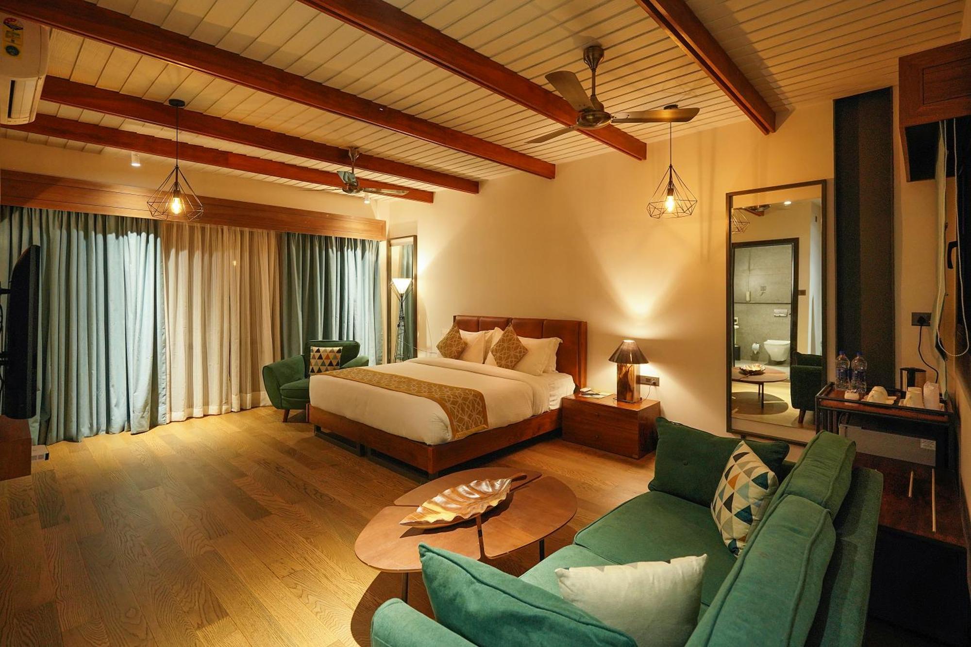 Vyna Hillock Resort And Spa 维特利 外观 照片