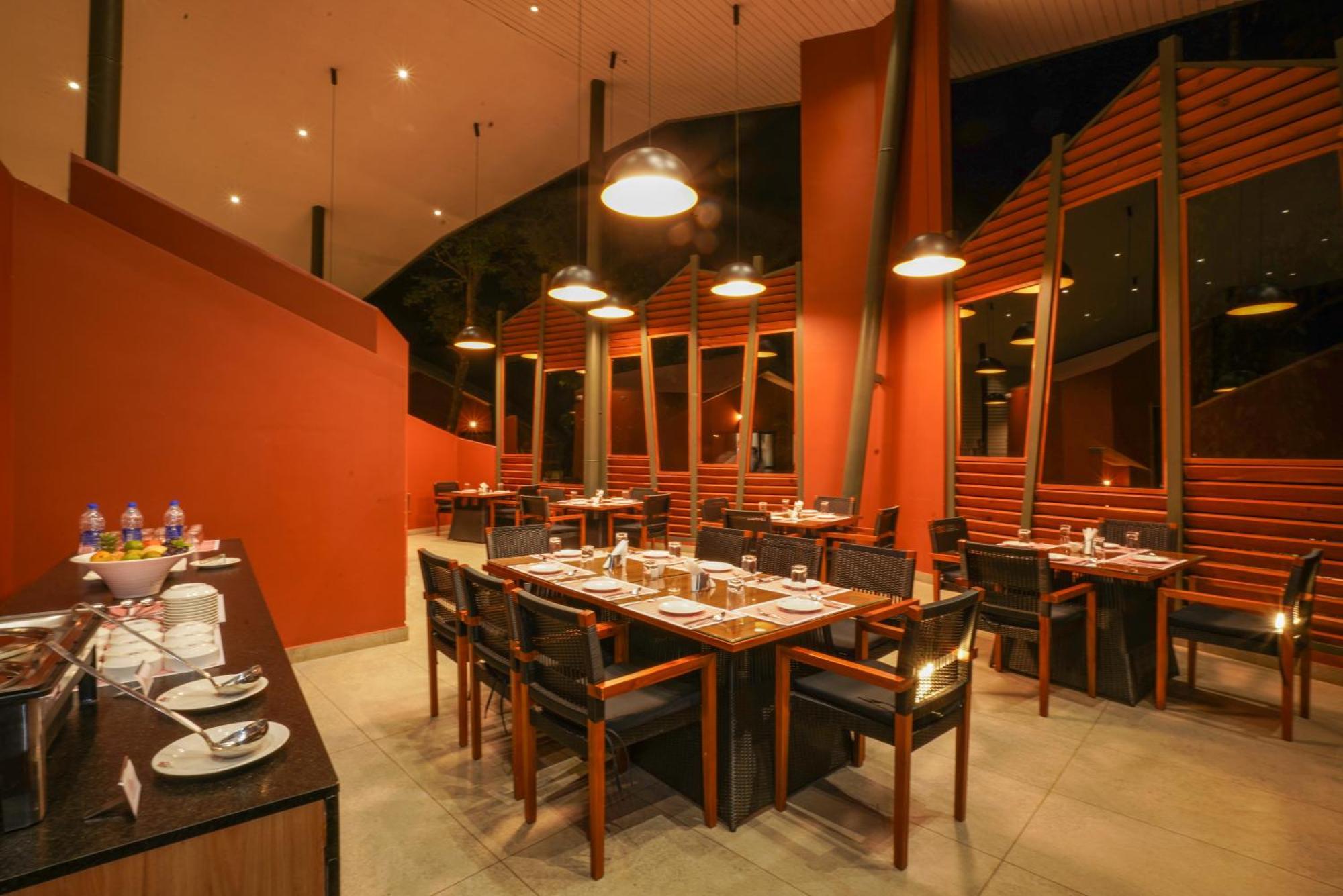 Vyna Hillock Resort And Spa 维特利 外观 照片