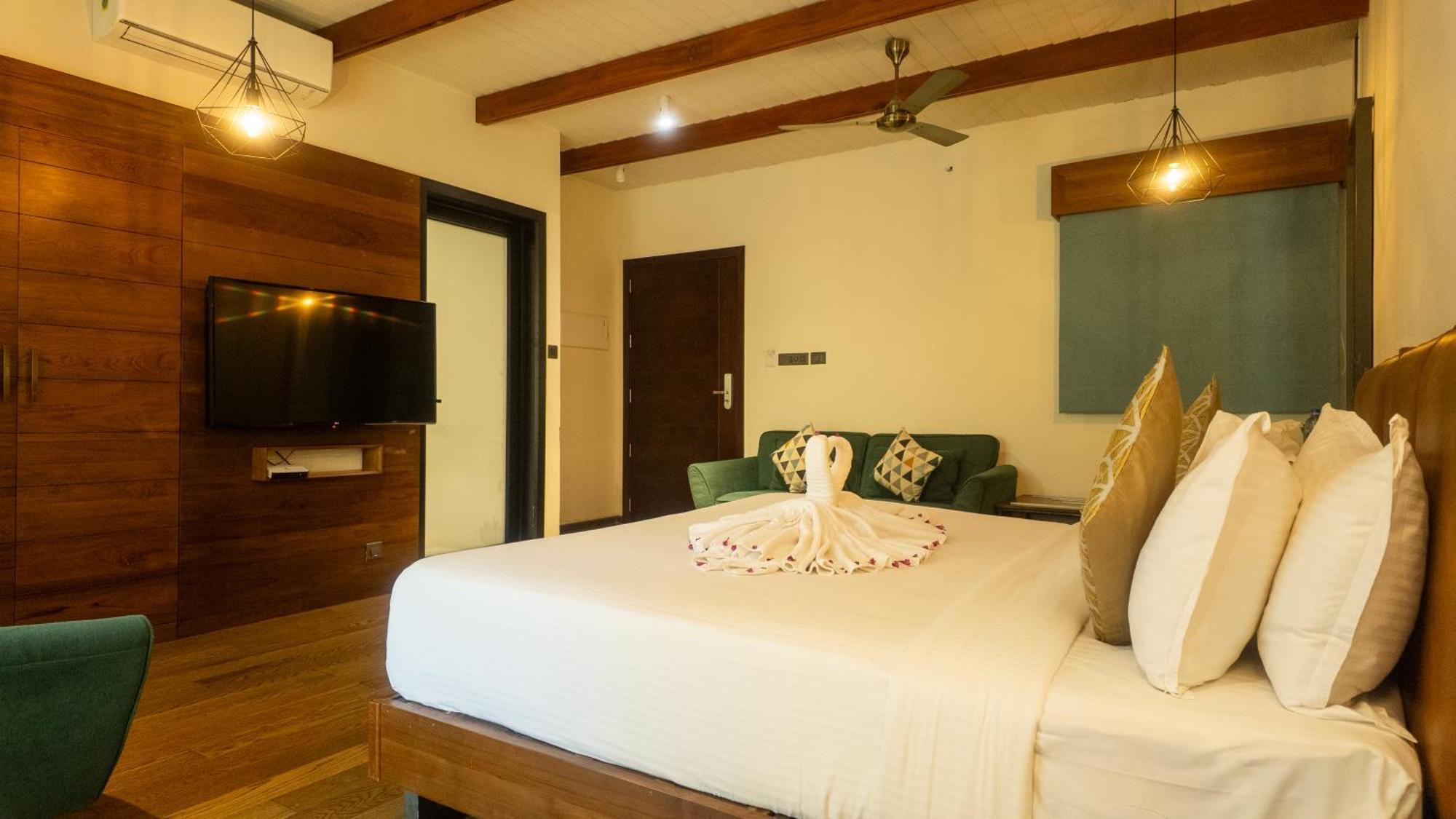 Vyna Hillock Resort And Spa 维特利 外观 照片