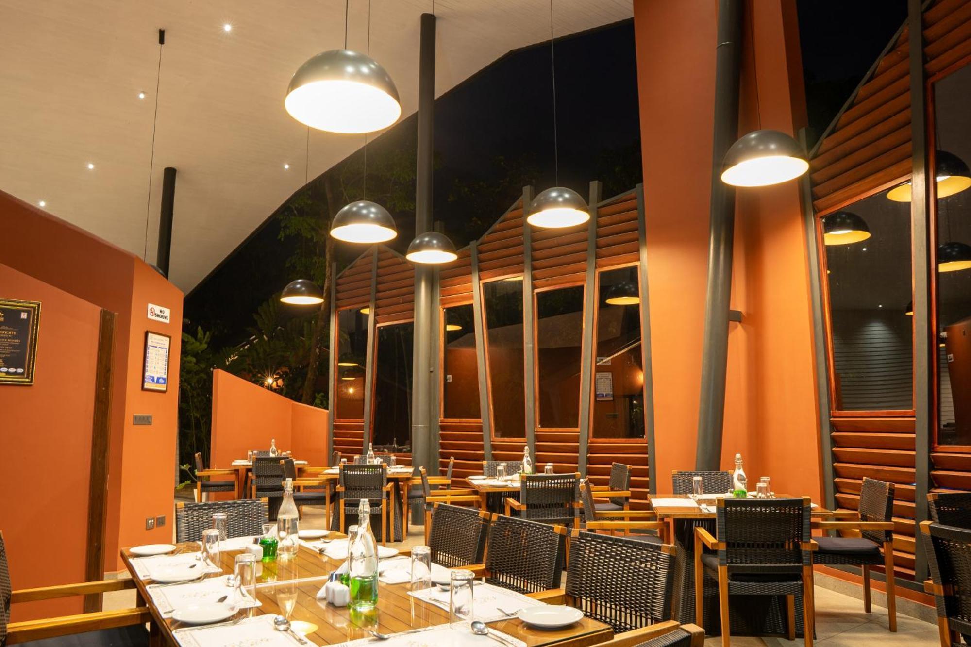 Vyna Hillock Resort And Spa 维特利 外观 照片